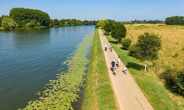 SAINT JEAN DE LOSNE La Voie Bleue Moselle-Saône à vélo