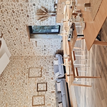 TOMETTE SINGULIERE - CHATEAU