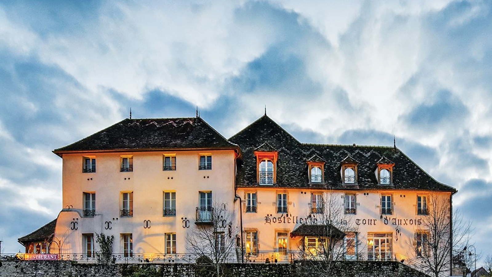 HOSTELLERIE DE LA TOUR D'AUXOIS