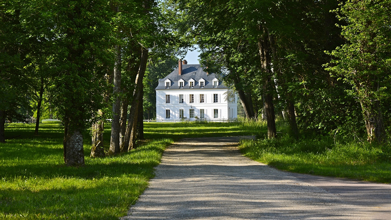 LE DOMAINE DU RONCEMAY - Hôtel 4*, Restaurants, Golf & Spa