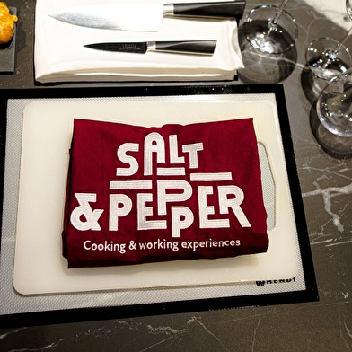 SALT & PEPPER