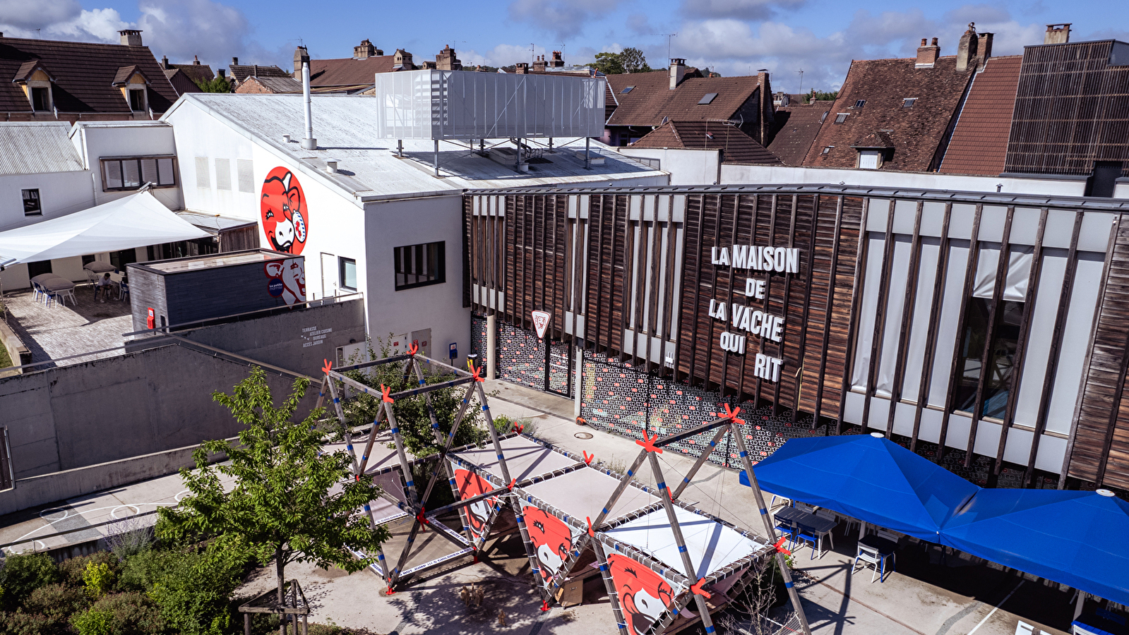 LA MAISON DE LA VACHE QUI RIT